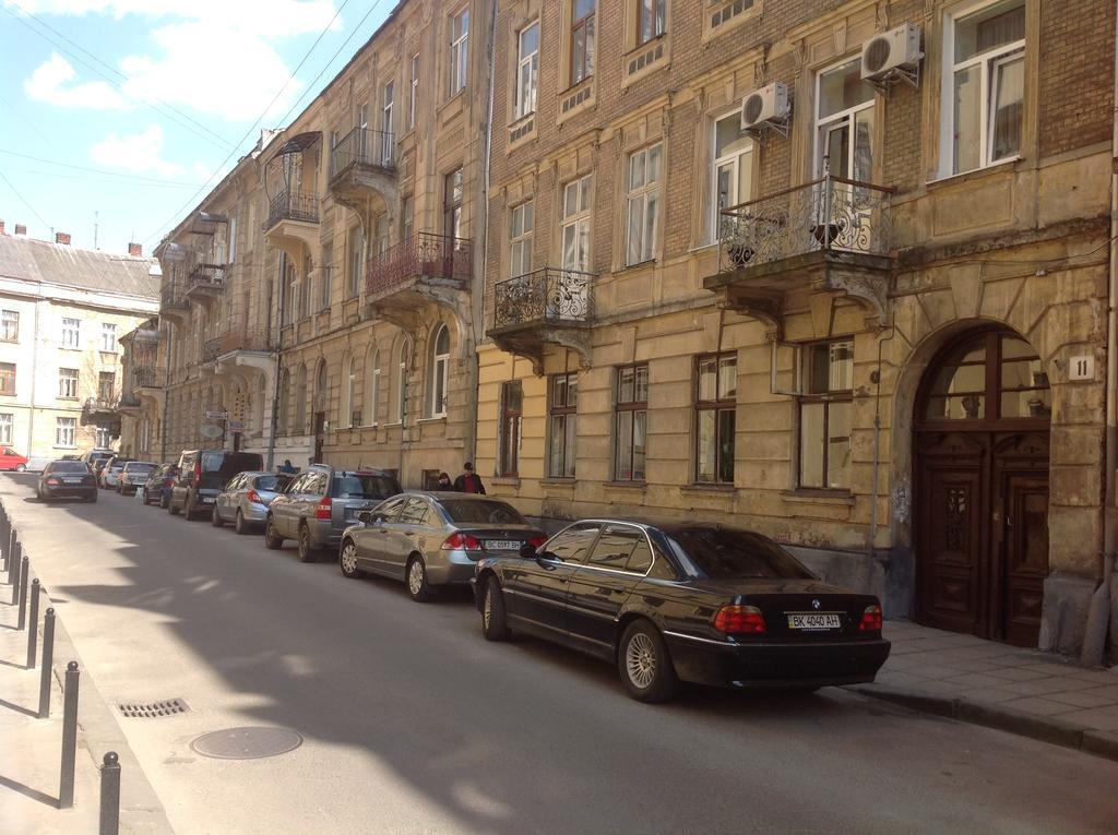 Apartment On Konyskogo Lviv Ngoại thất bức ảnh